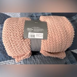 Threshold Soft Throw Blanket (Pink)